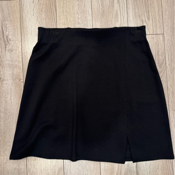 H&M Black Ribbed Skirt - Picture 2 of 3